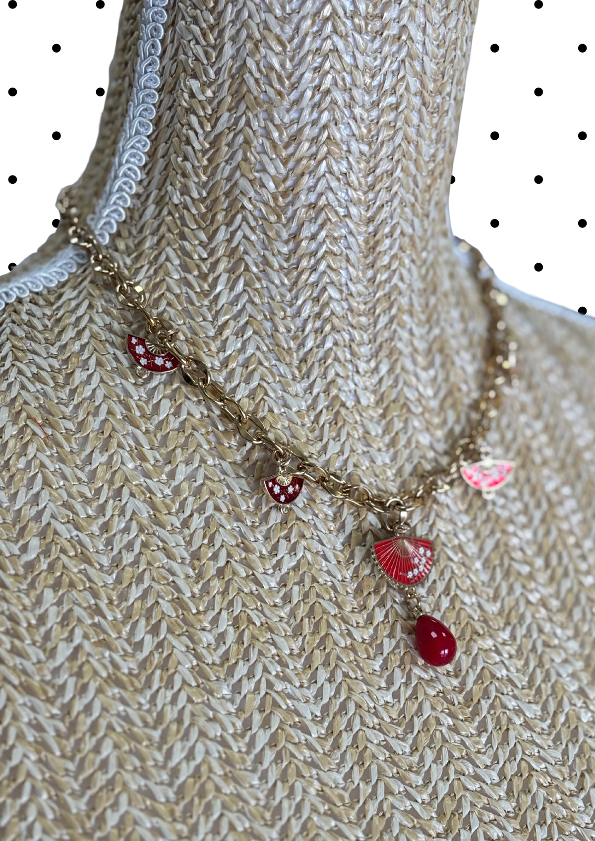 Collier avec breloques abanico
